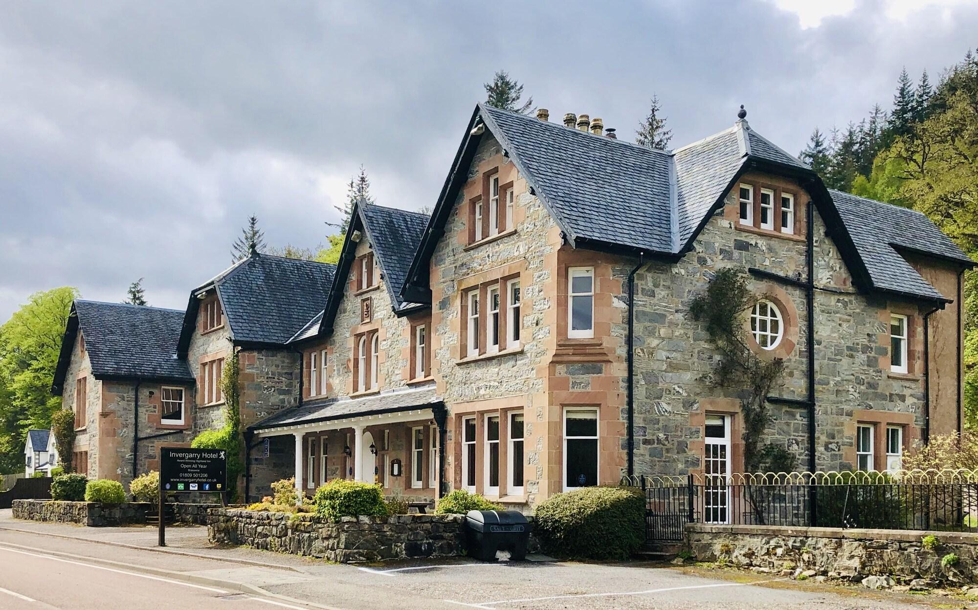 Varios Invergarry Hotel
