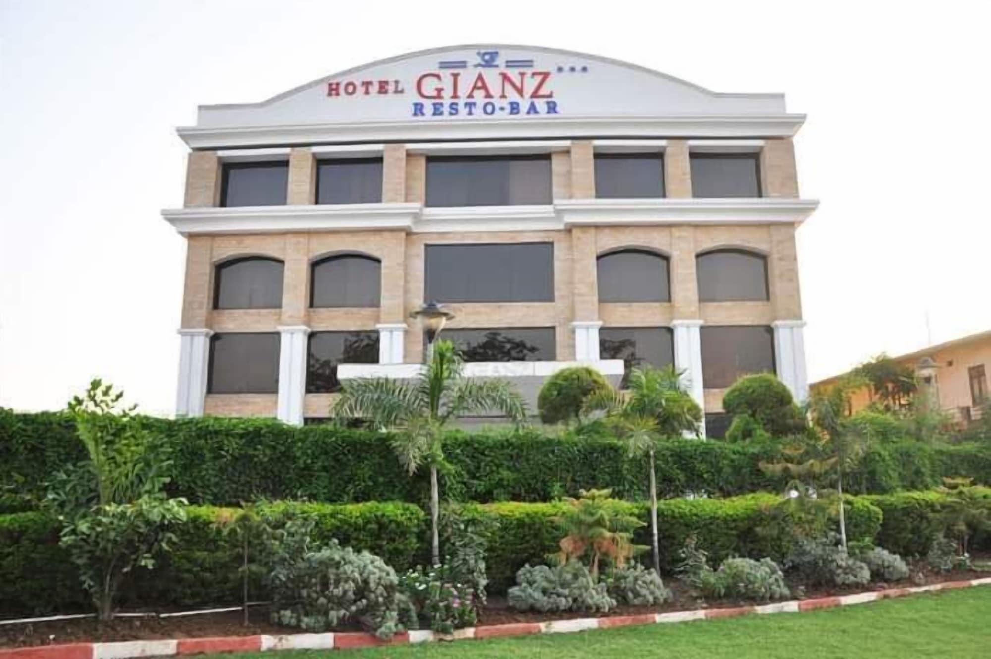 Vista Exterior GIANZ HOTEL