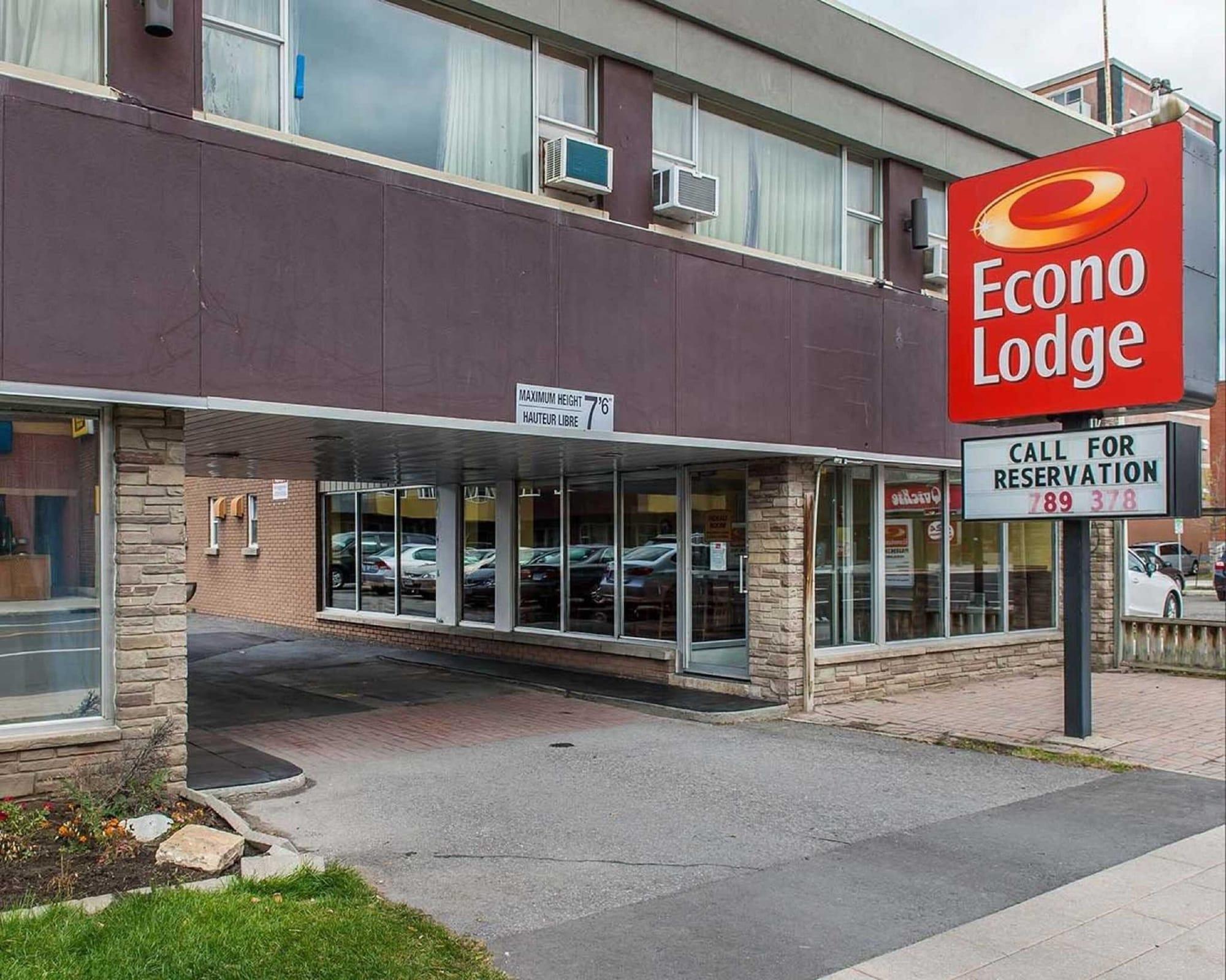 Varios Econo Lodge Downtown Ottawa