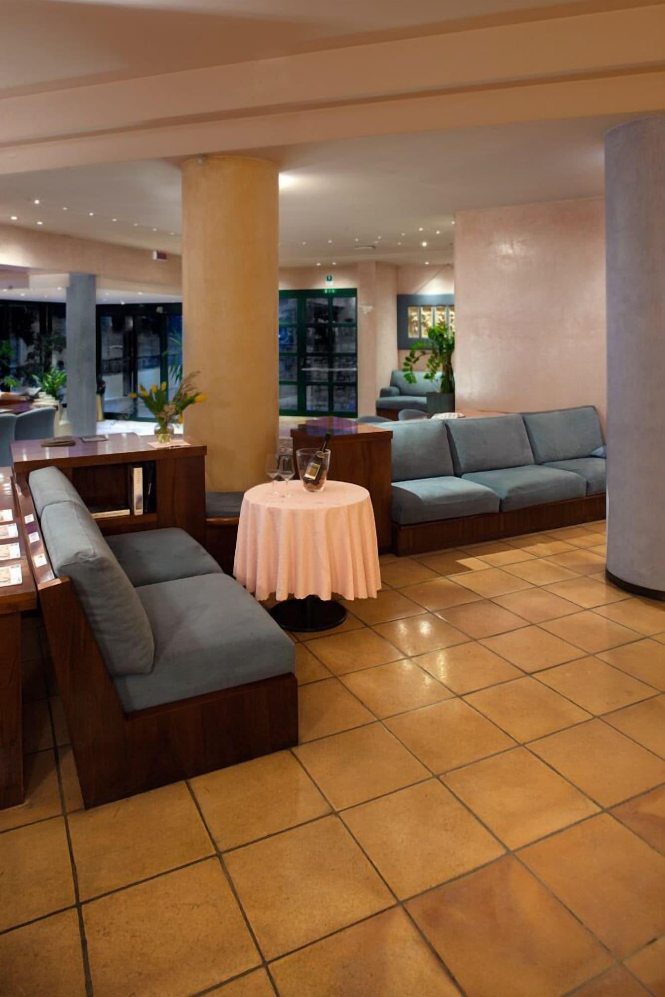 Bar/Salón Hotel Diana