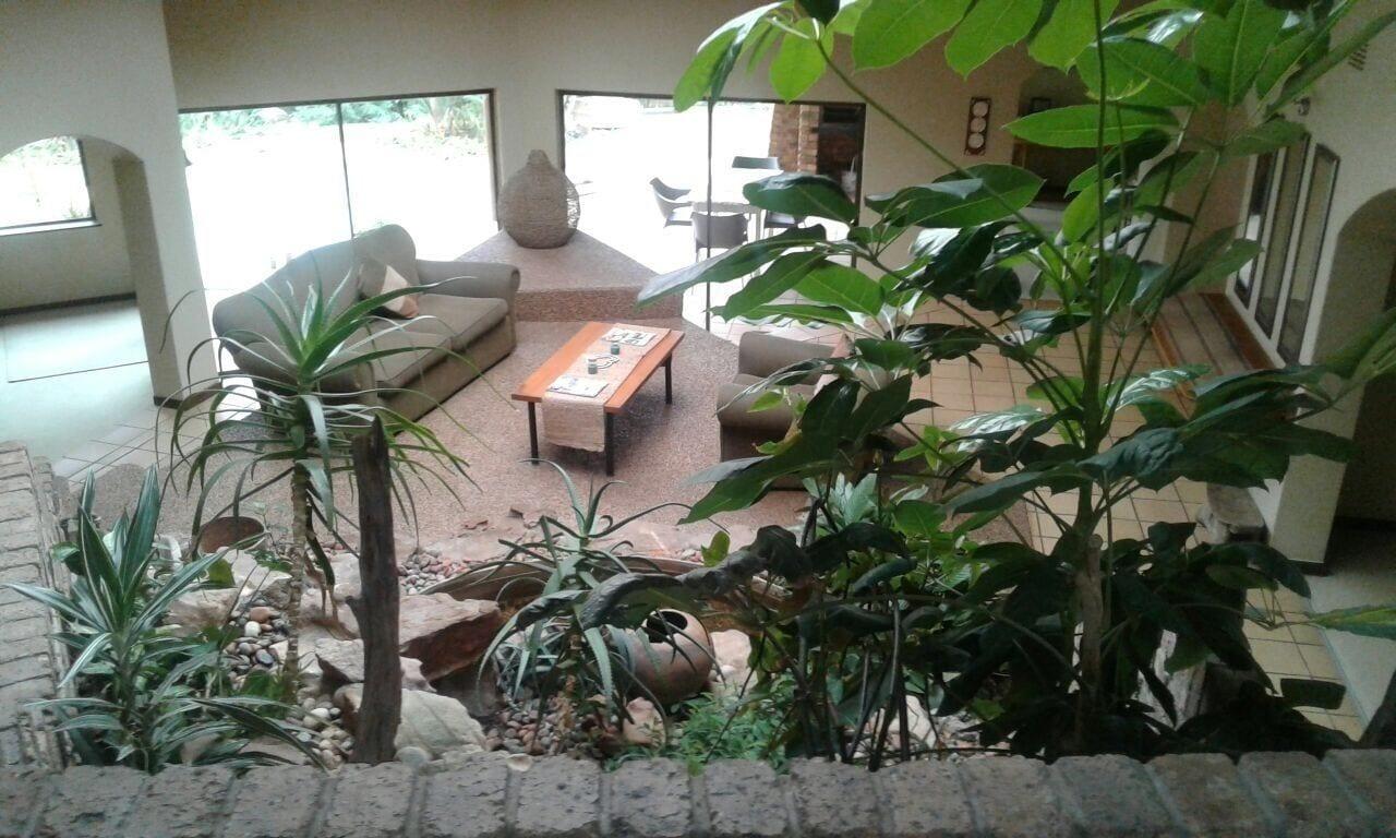 Vista Lobby Faraway Lodge B&B