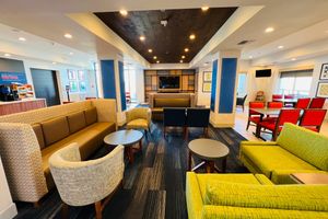 Alojamiento - Holiday Inn Express & Suites Salinas