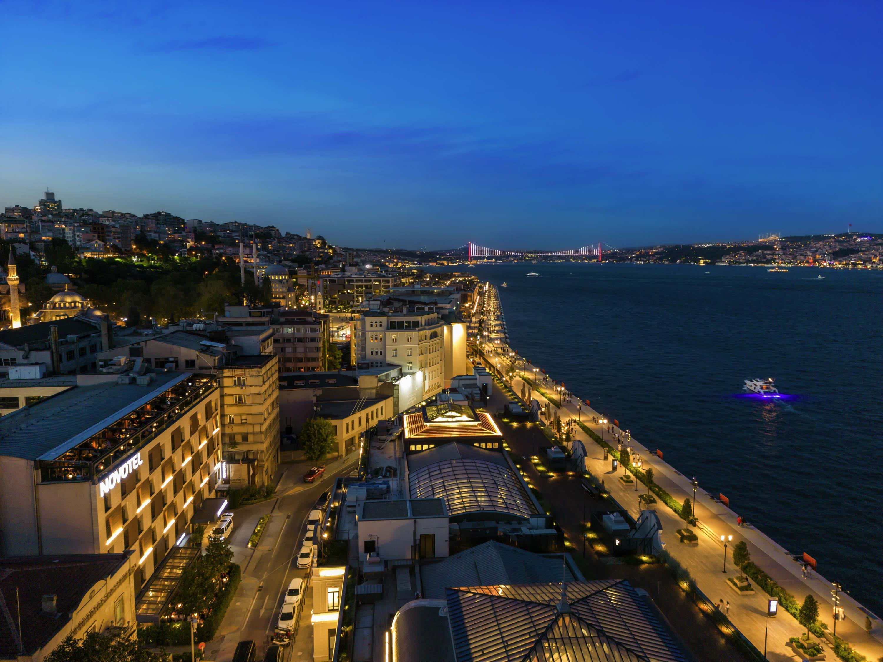 Vista Exterior Novotel Istanbul Bosphorus