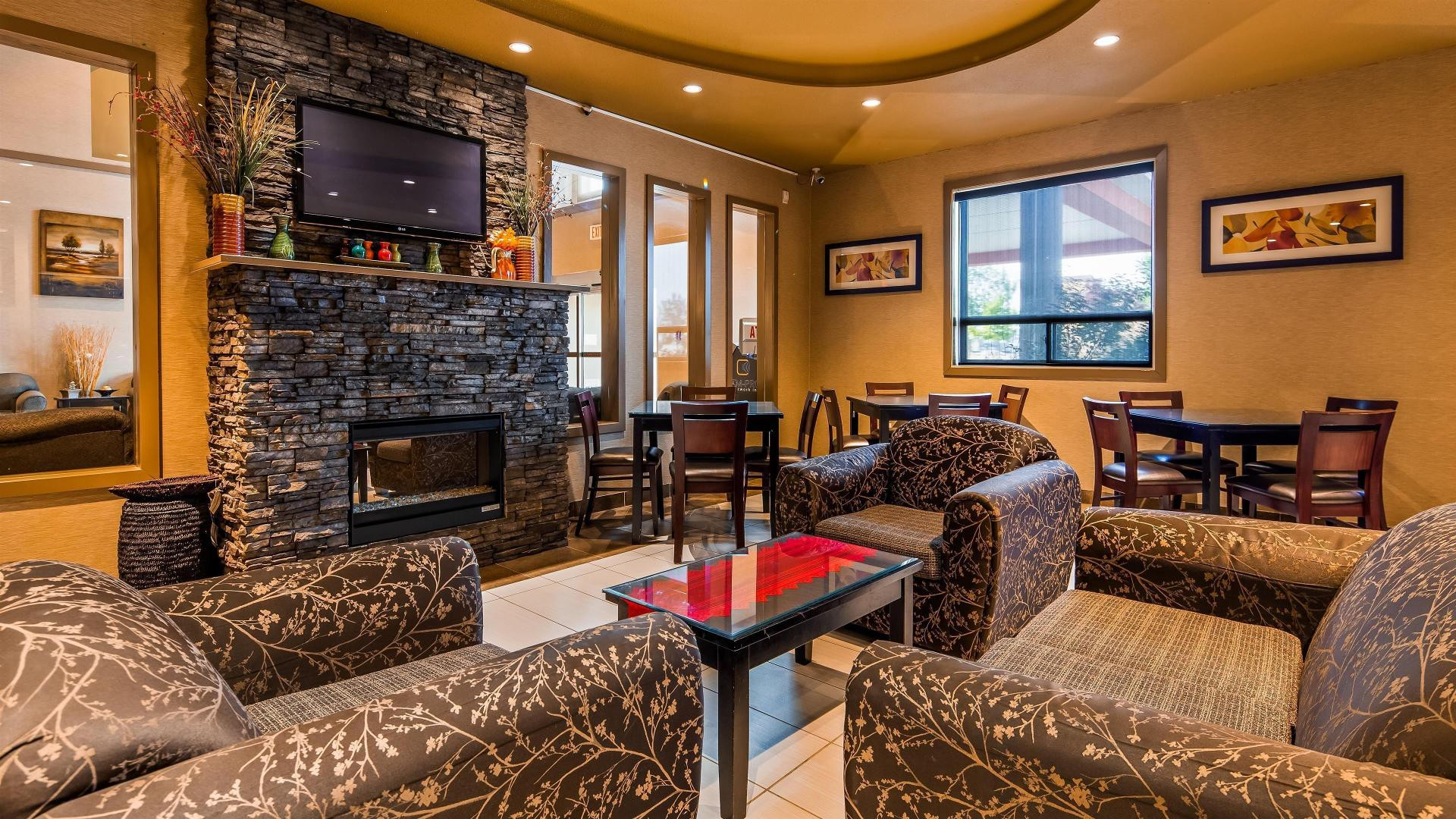 Vista Lobby Best Western Plus Estevan Inn & Suites