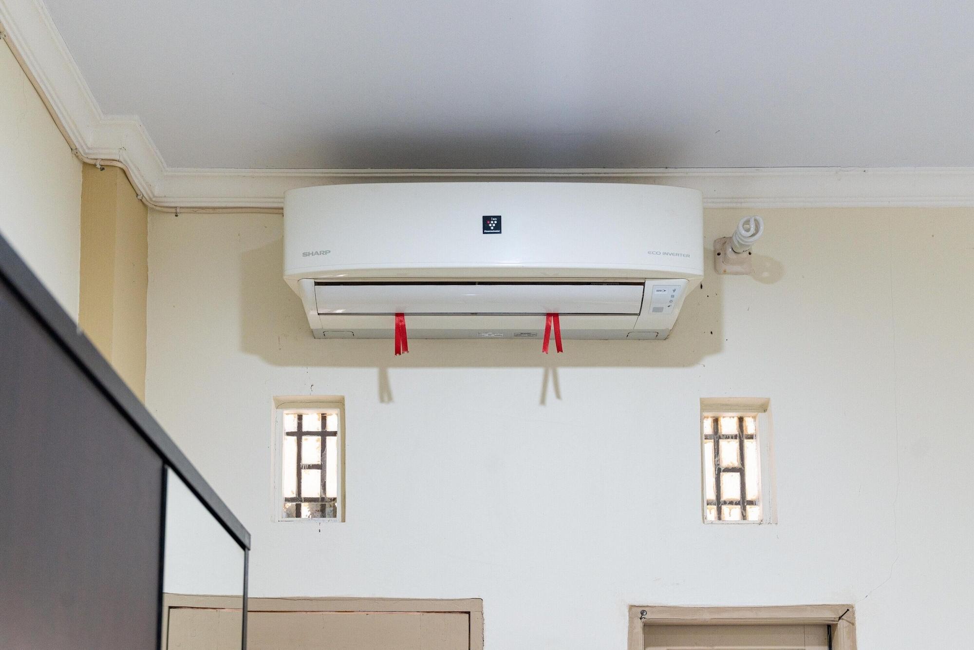 Set de Habitación RedDoorz Syariah near Jalan A Yani KM 8 Citraland