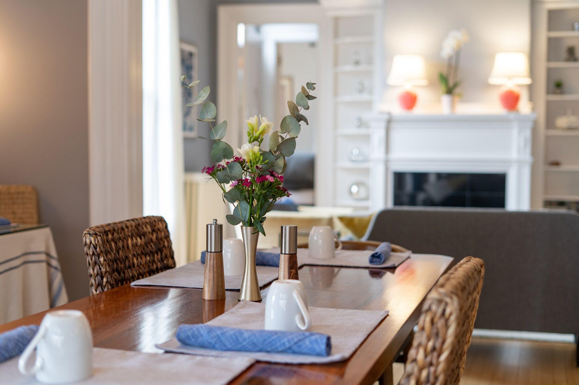 Varios West End Inn