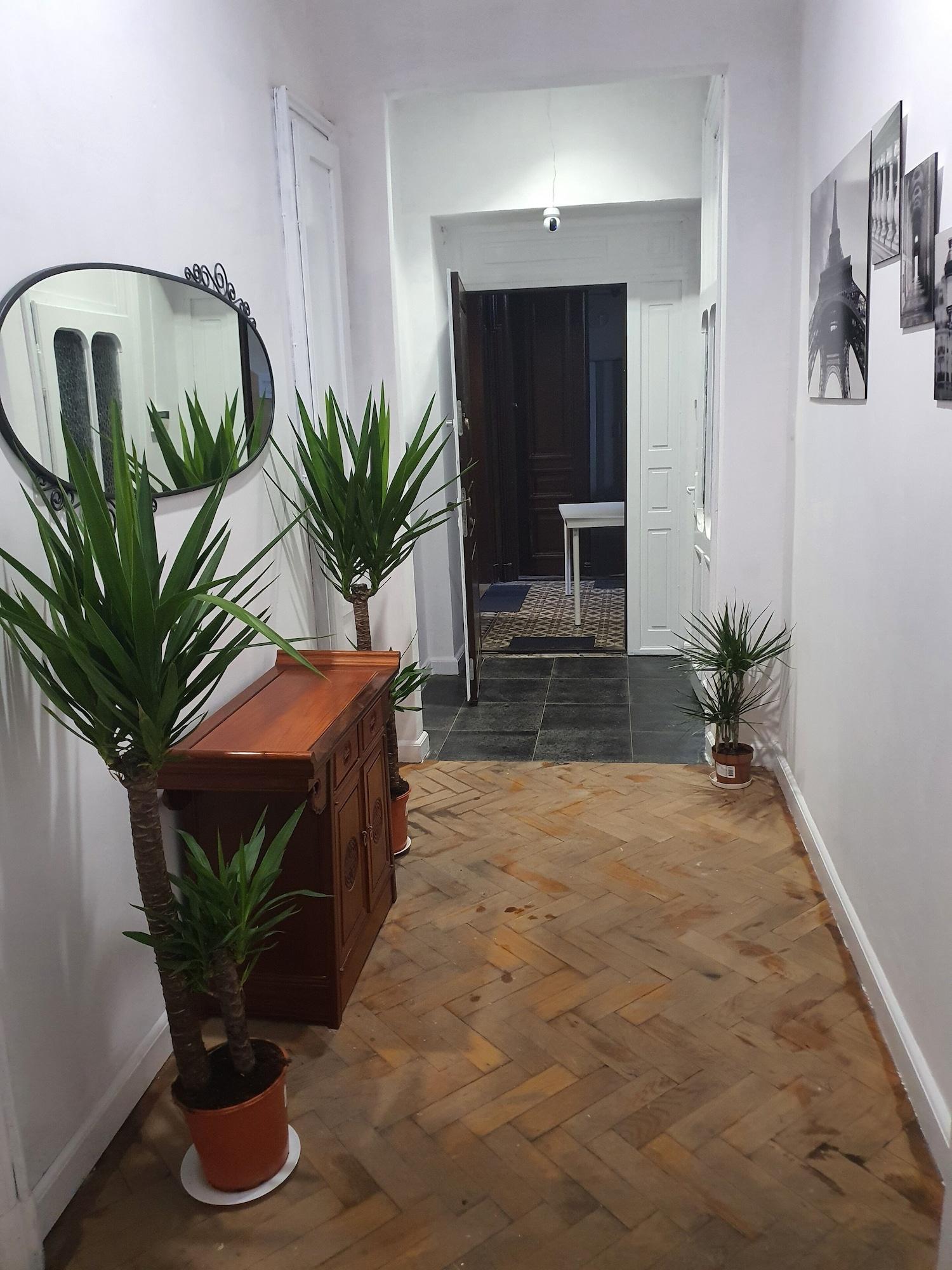 Vista Lobby AMEN Aparthotel Curie 8