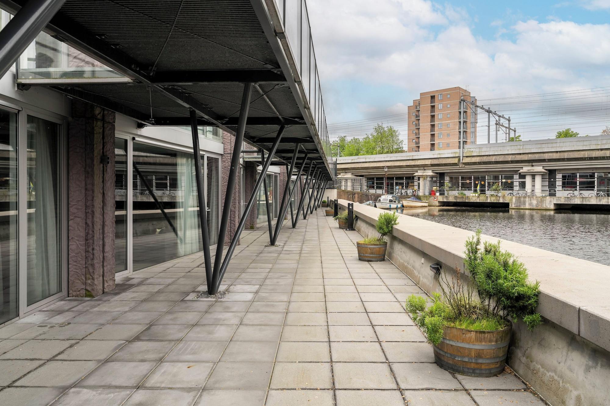 Comodidades del Alojamiento YAYS Amsterdam Prince Island by Numa