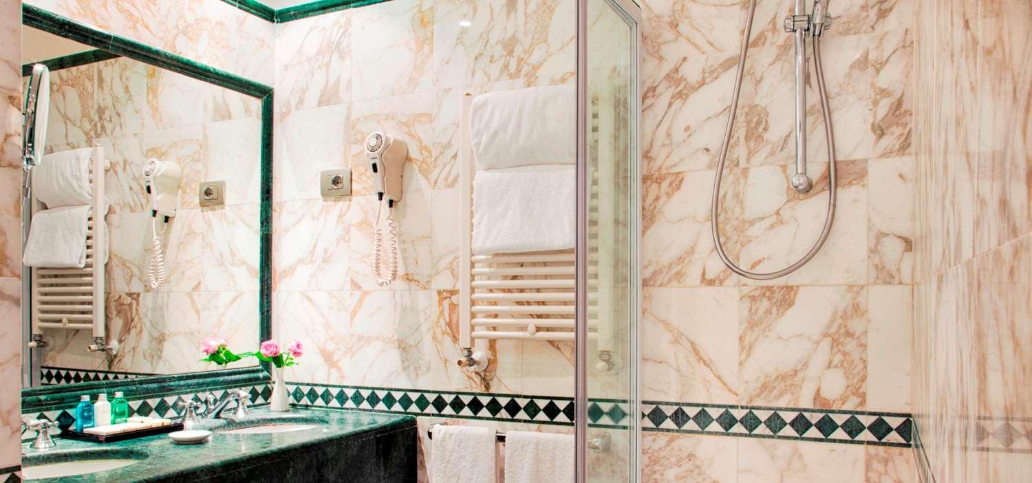 Hotel Hotel De la Ville - A SINA Hotel