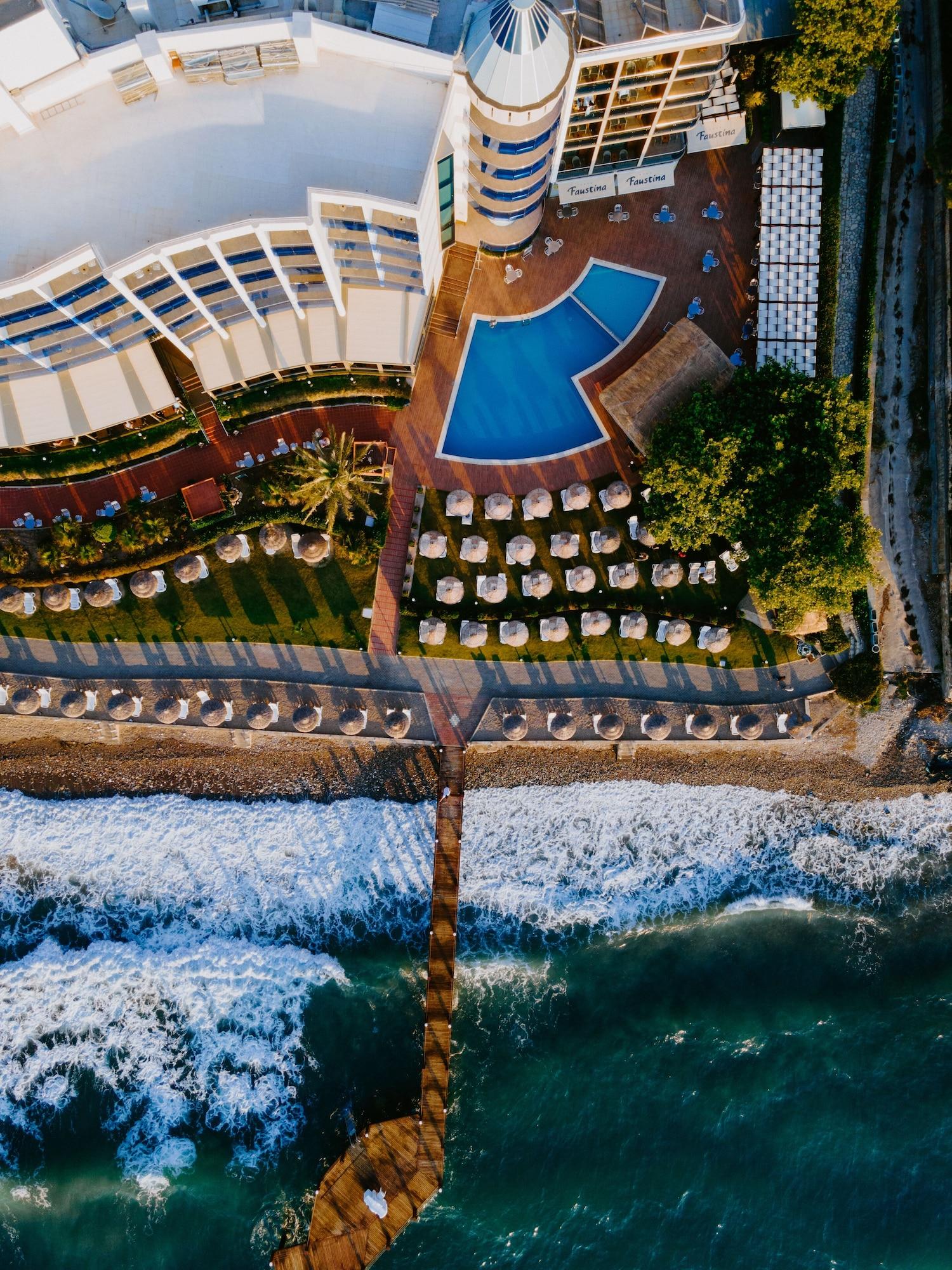 Vista Exterior Faustina Hotel & Spa