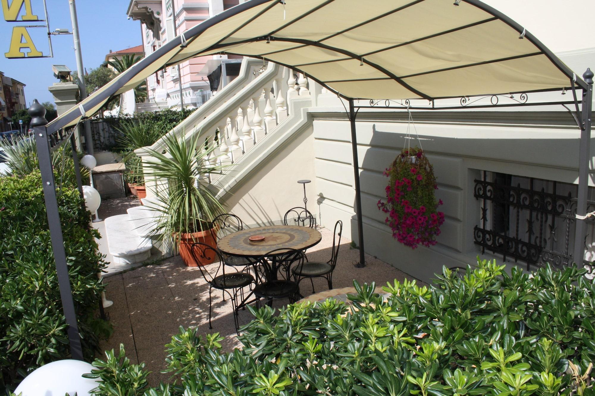 Vista Exterior Hotel Regina