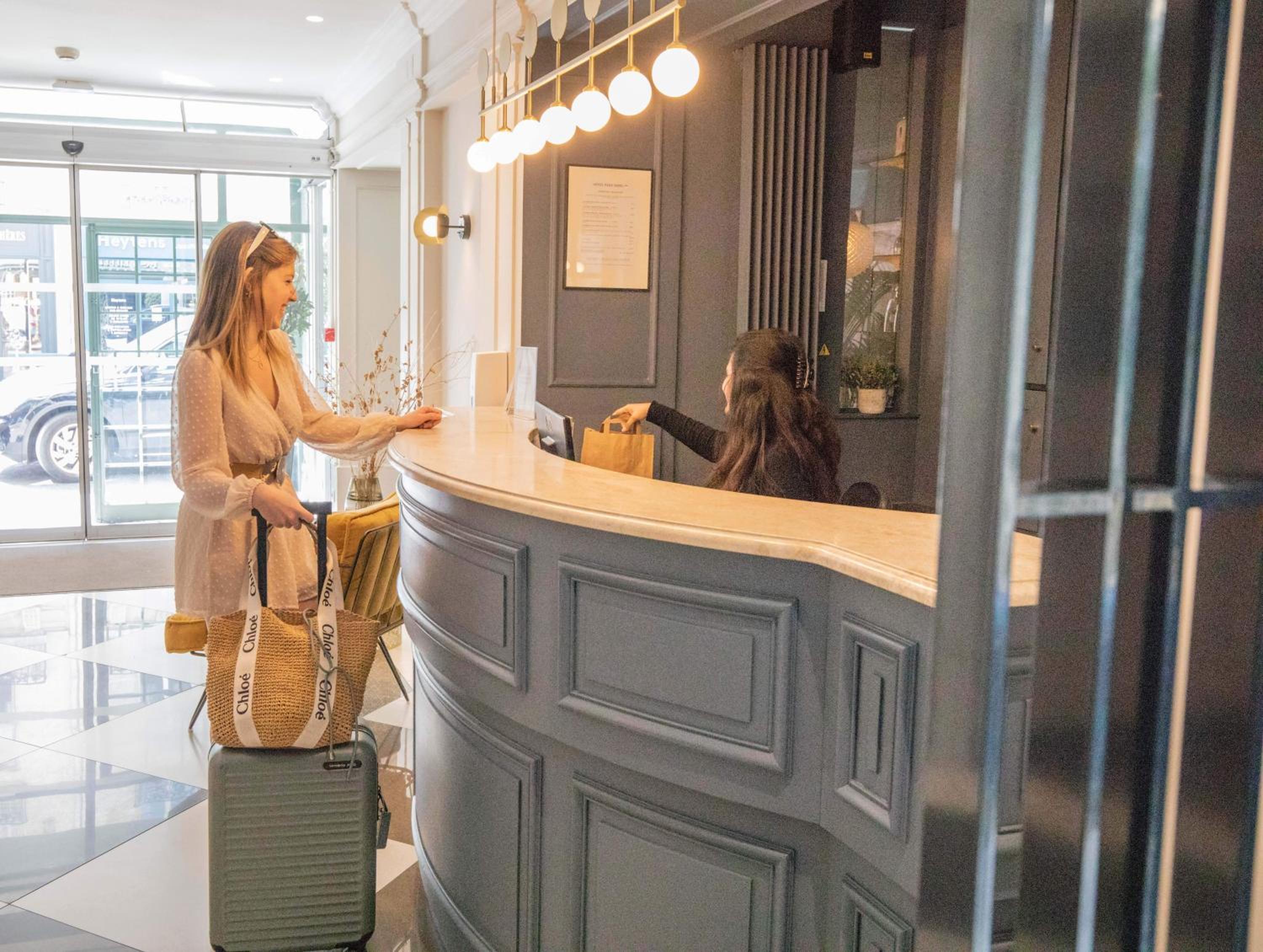 Vista Lobby Hotel Passy Eiffel