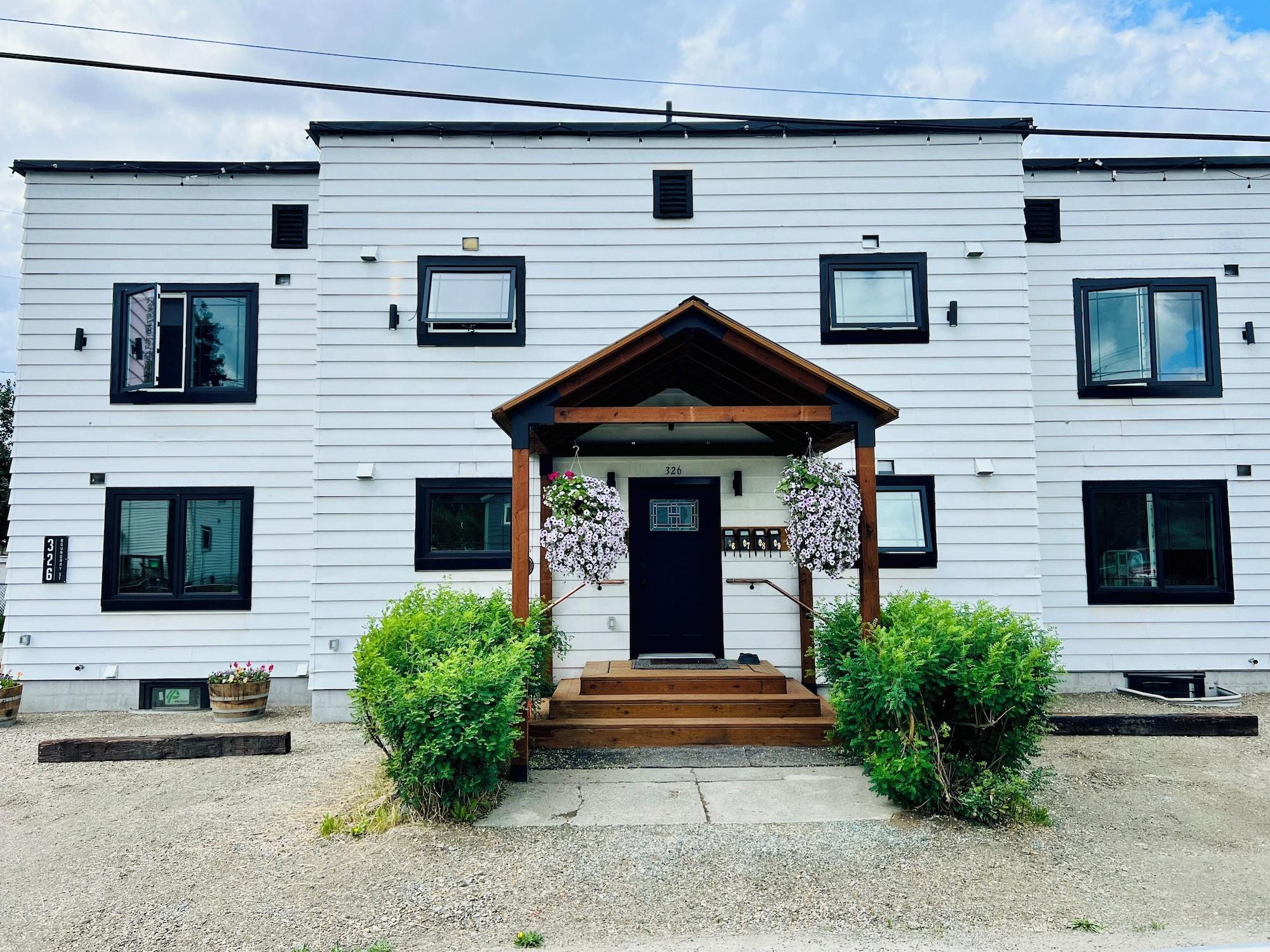 Vista Exterior Dollhouse Downtown