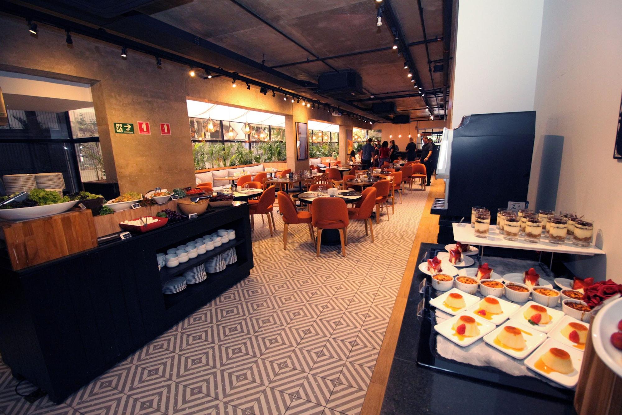 Restaurant Três de Julho Flats - Jardins