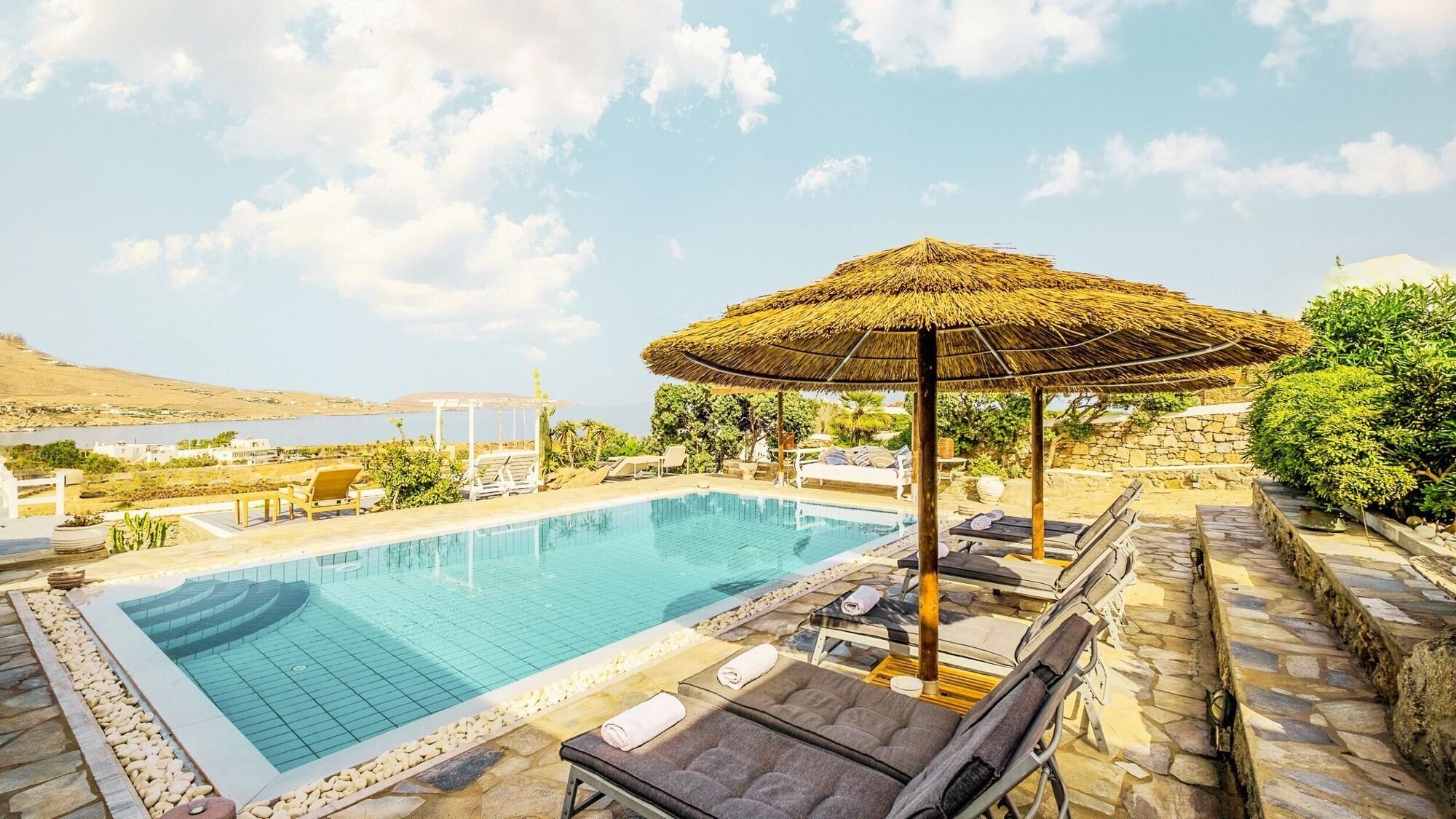 Varios Manu Mykonos  Beach Villas & Bungalows