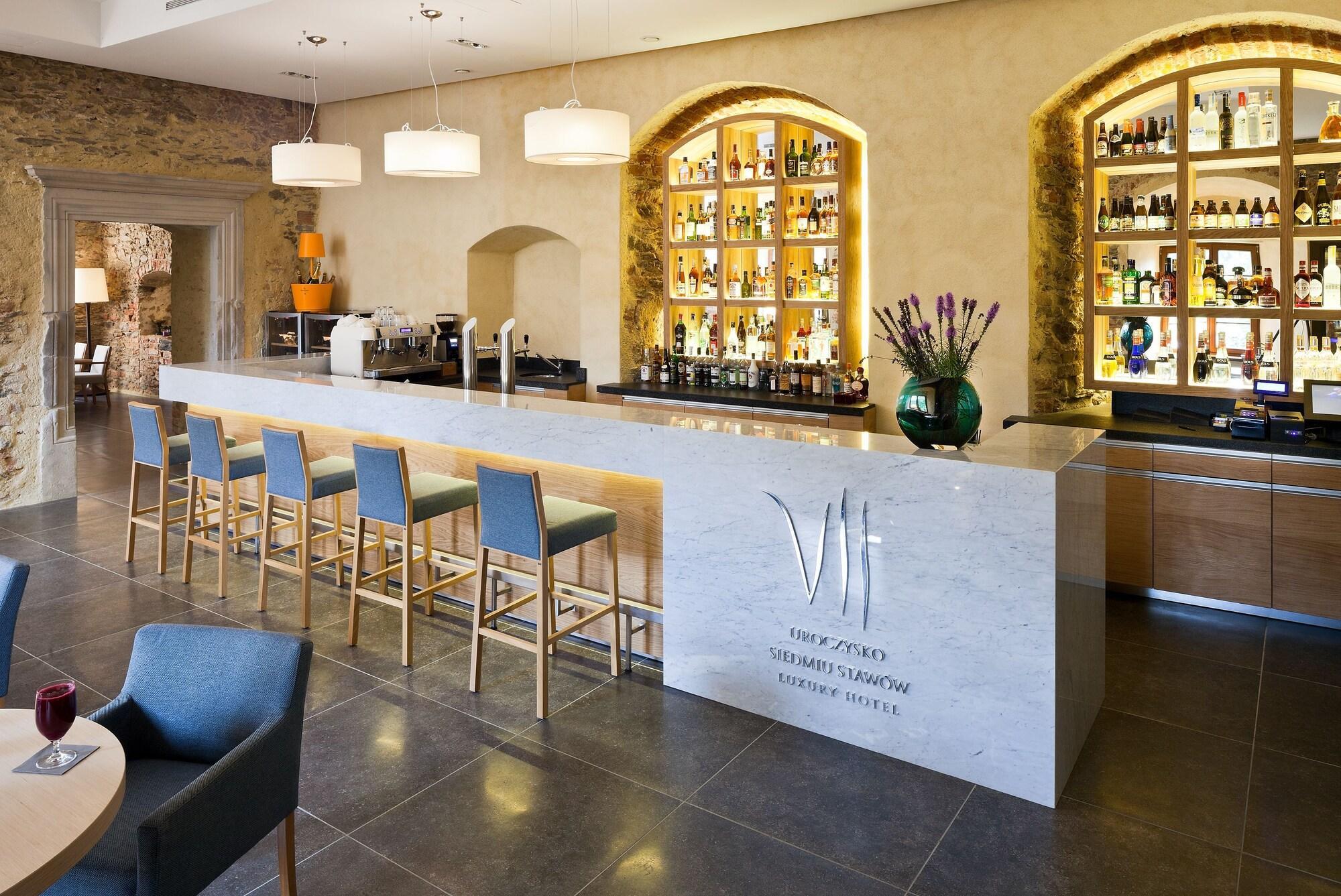 Bar/Salón Uroczysko Siedmiu Stawów Luxury Hotel