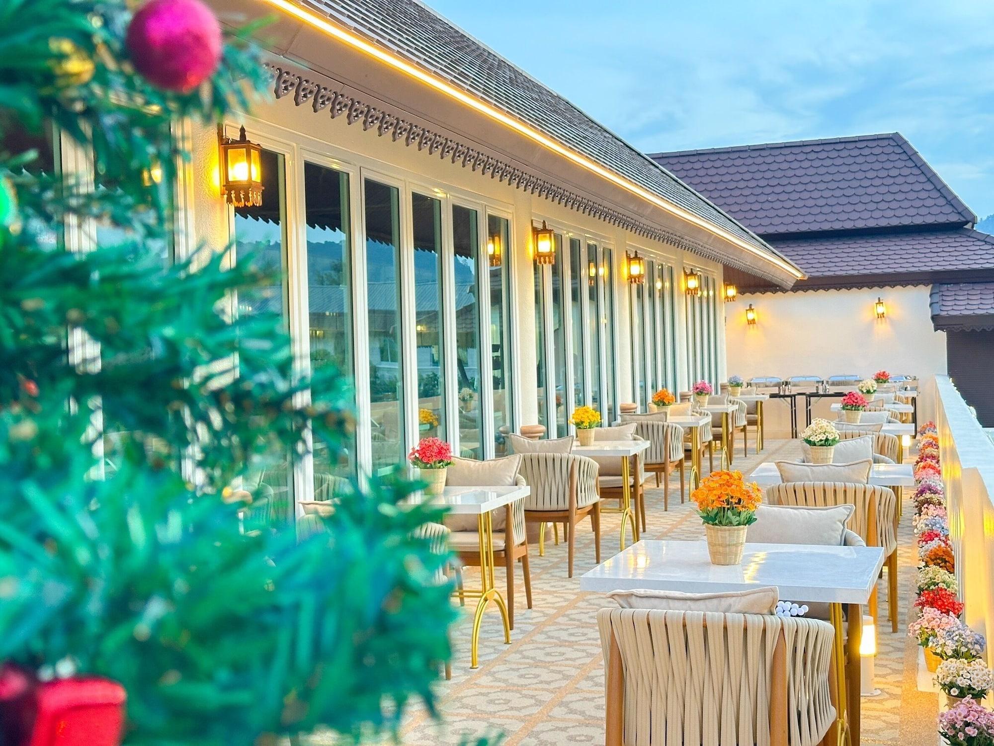 Restaurant Quality Beach Resorts and Spa Patong