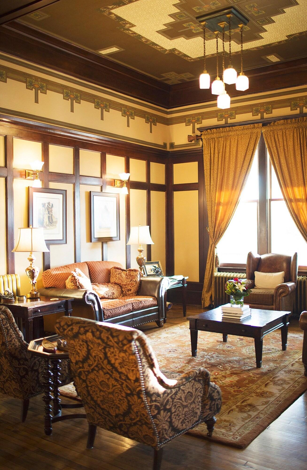 Vista Lobby Sacajawea Hotel