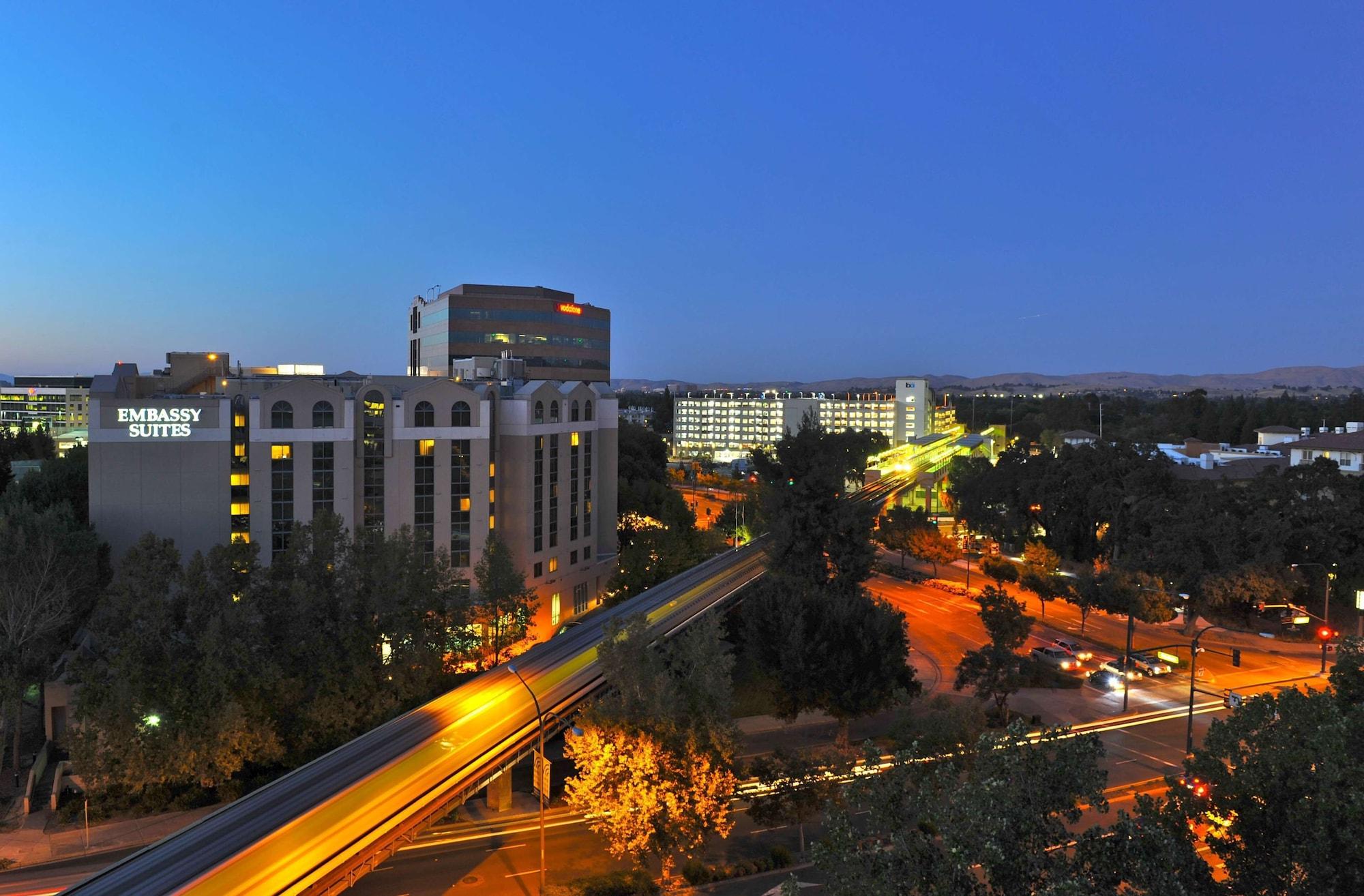 Vista Exterior Embassy Suites by Hilton Walnut Creek