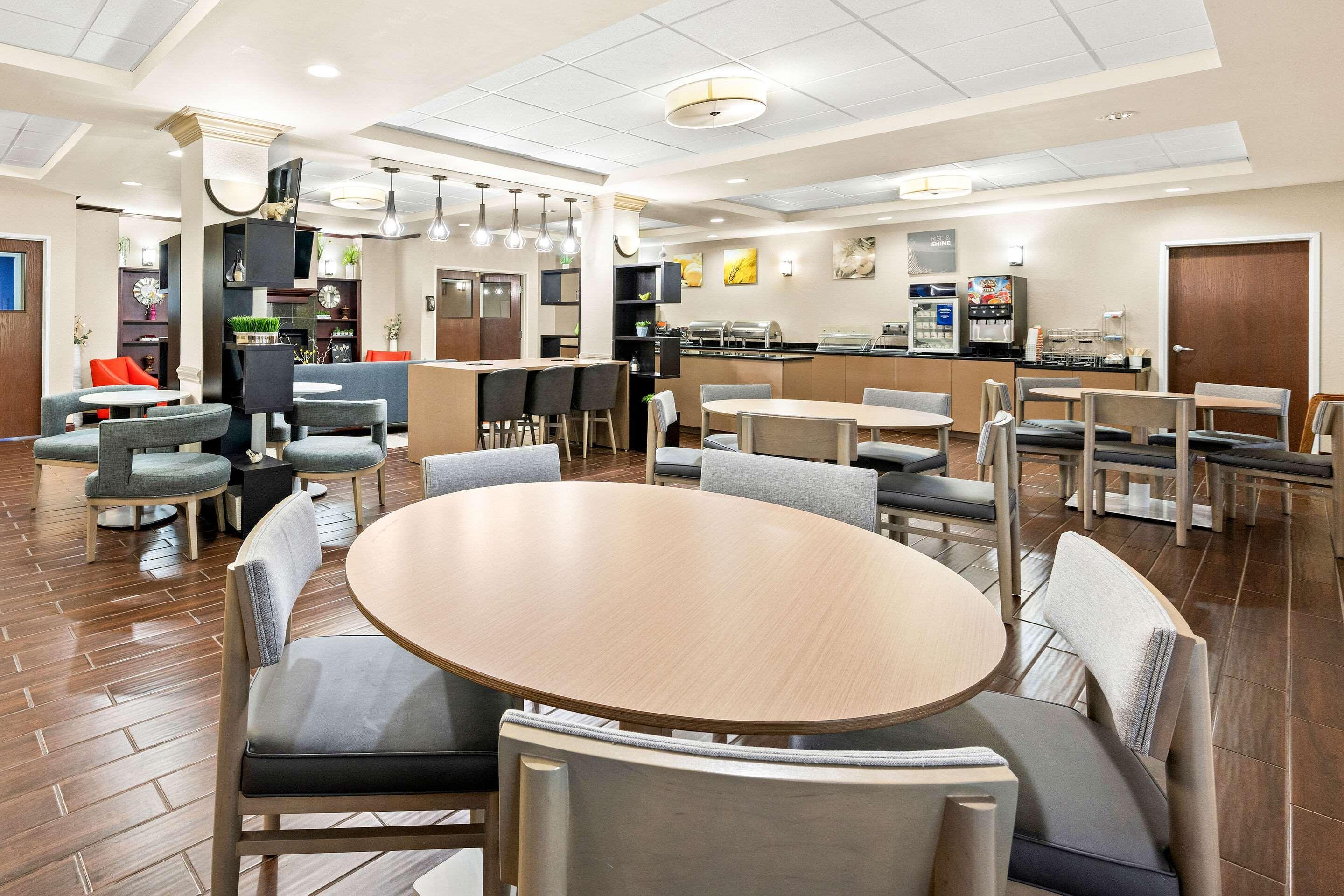 Restaurant Comfort Suites Abingdon I-81