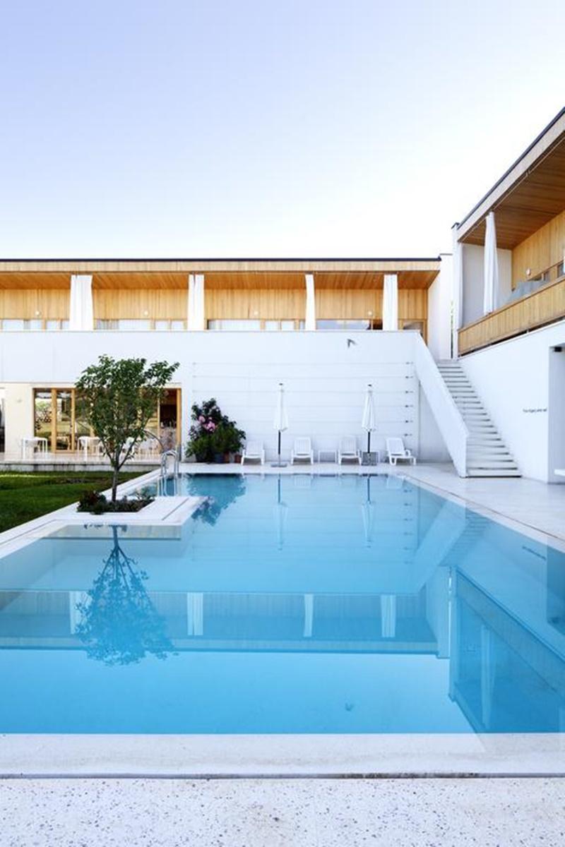 Vista Piscina Gracanica Hotel Pristina