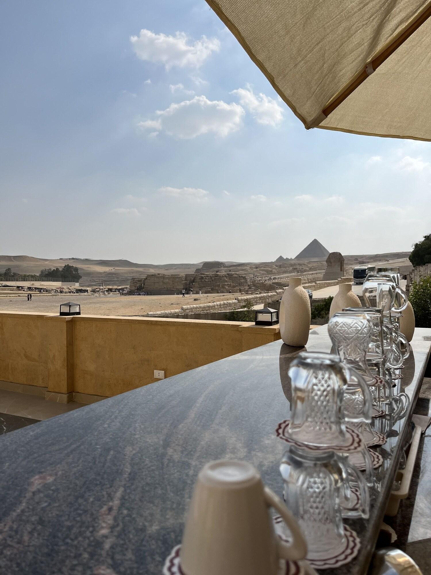 Restaurant The Gate Hotel Front Pyramids & Sphinx View