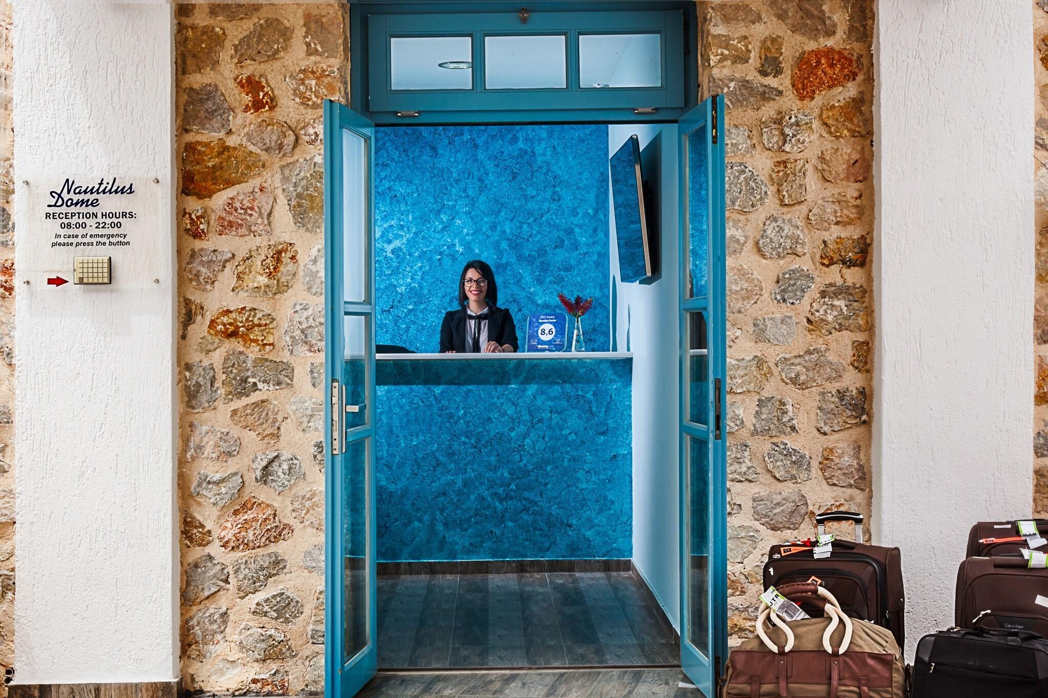 Vista Lobby Nautilus Dome