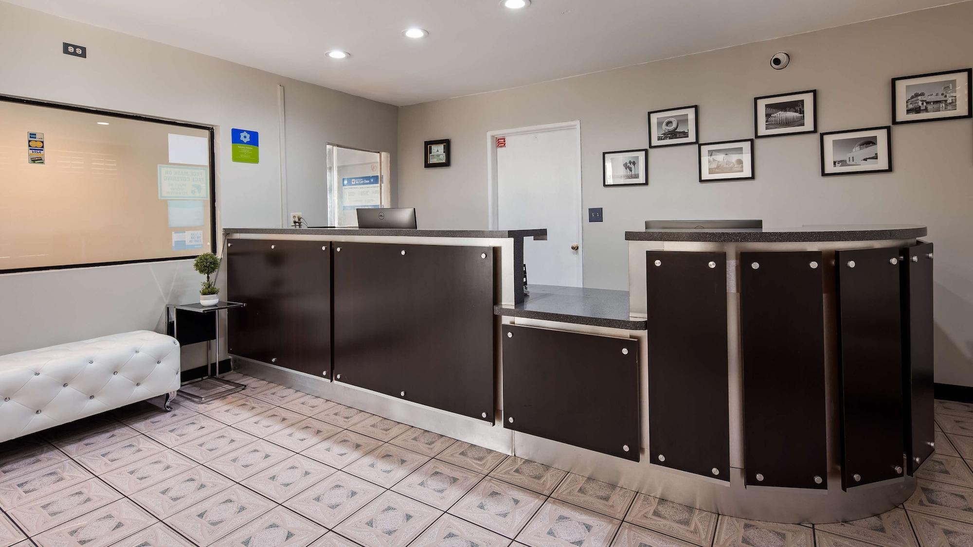 Vista Lobby SureStay Hotel by Best Western Beverly Hills West LA