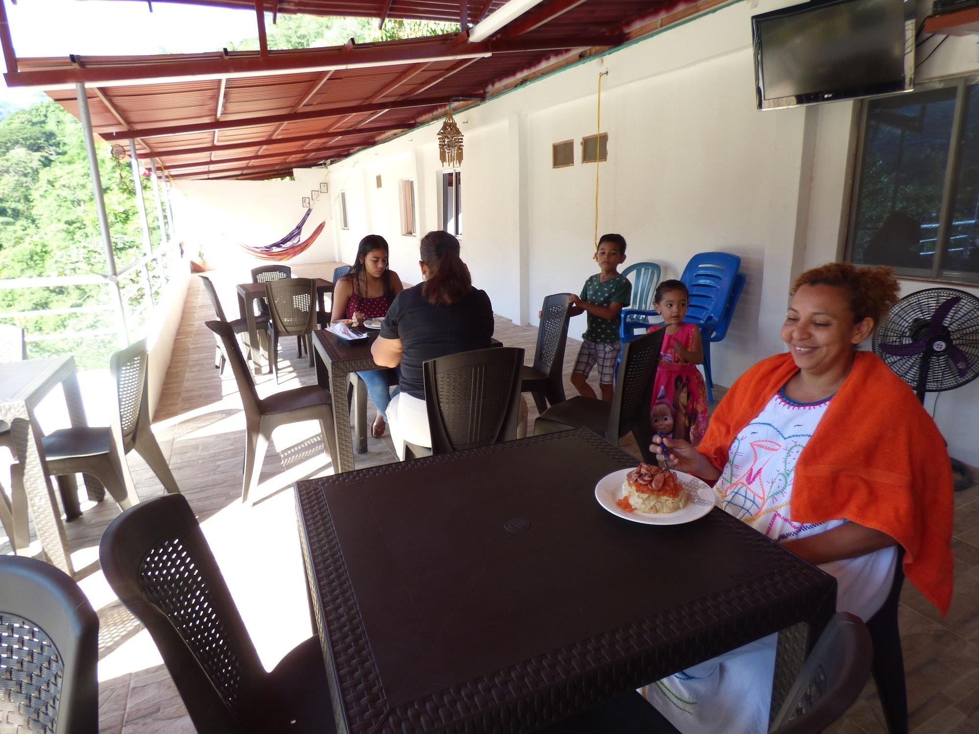 Restaurant Hostal Alto De La Montaña