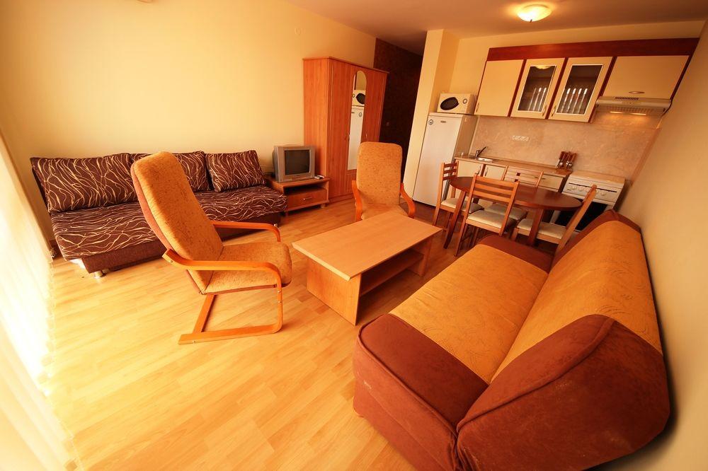 Varios Menada Privilege Fort Beach