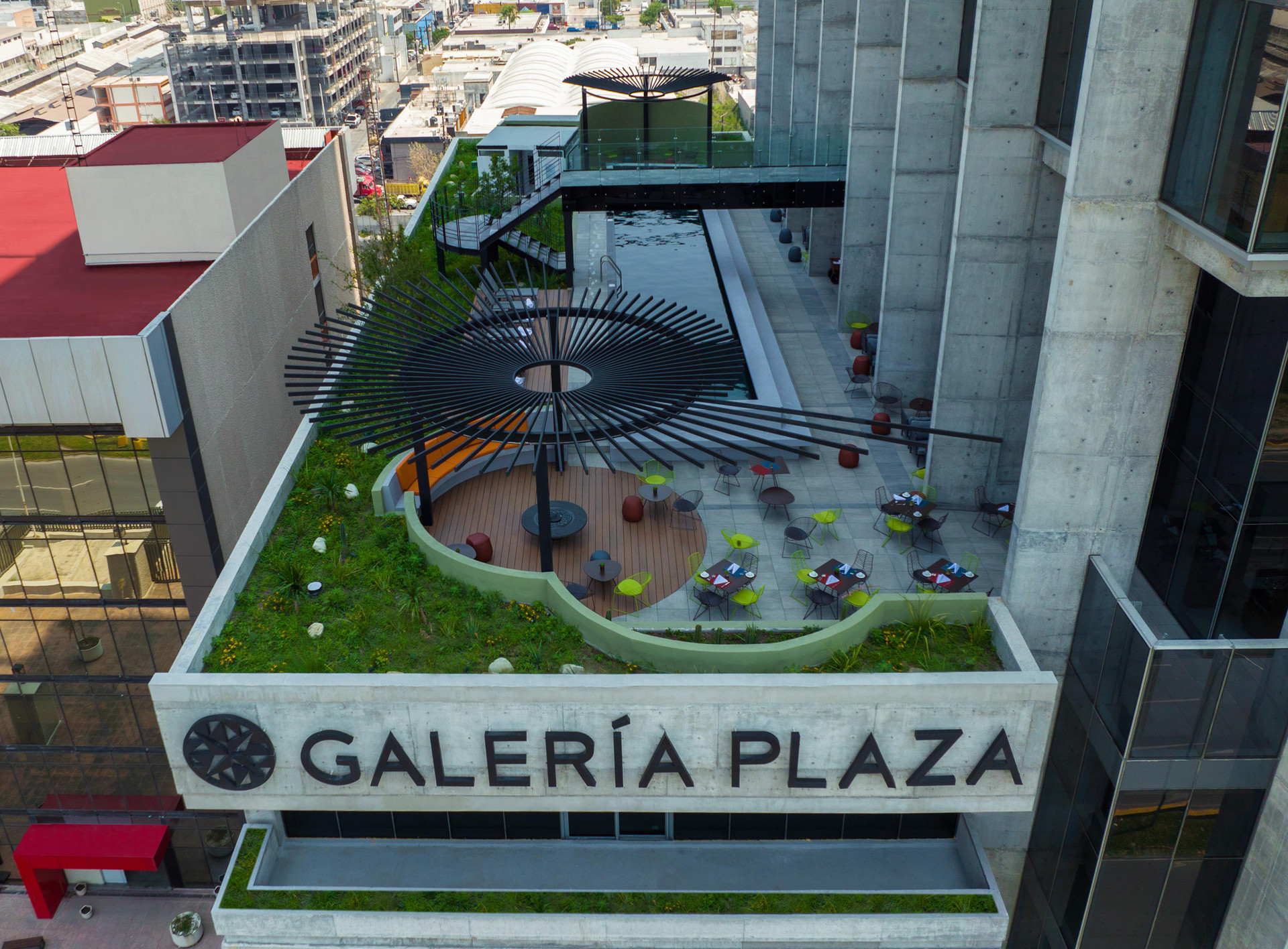 Vista Exterior Galeria Plaza Monterrey