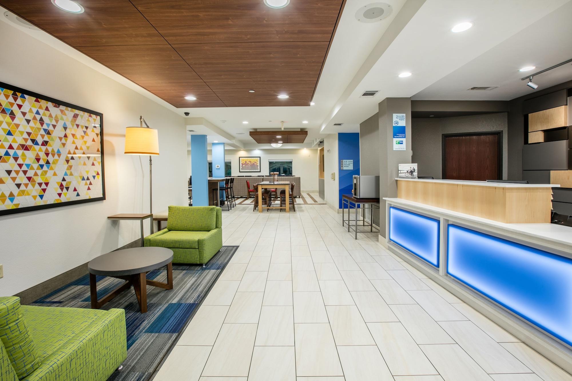Vista Lobby Holiday Inn Express Hotel & Suites Dallas-Grand Prairie I-20 by IHG