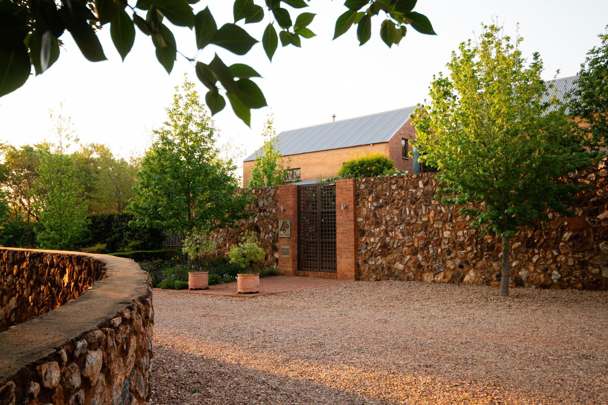 Vista Exterior Twin Rivers Bed and Breakfast