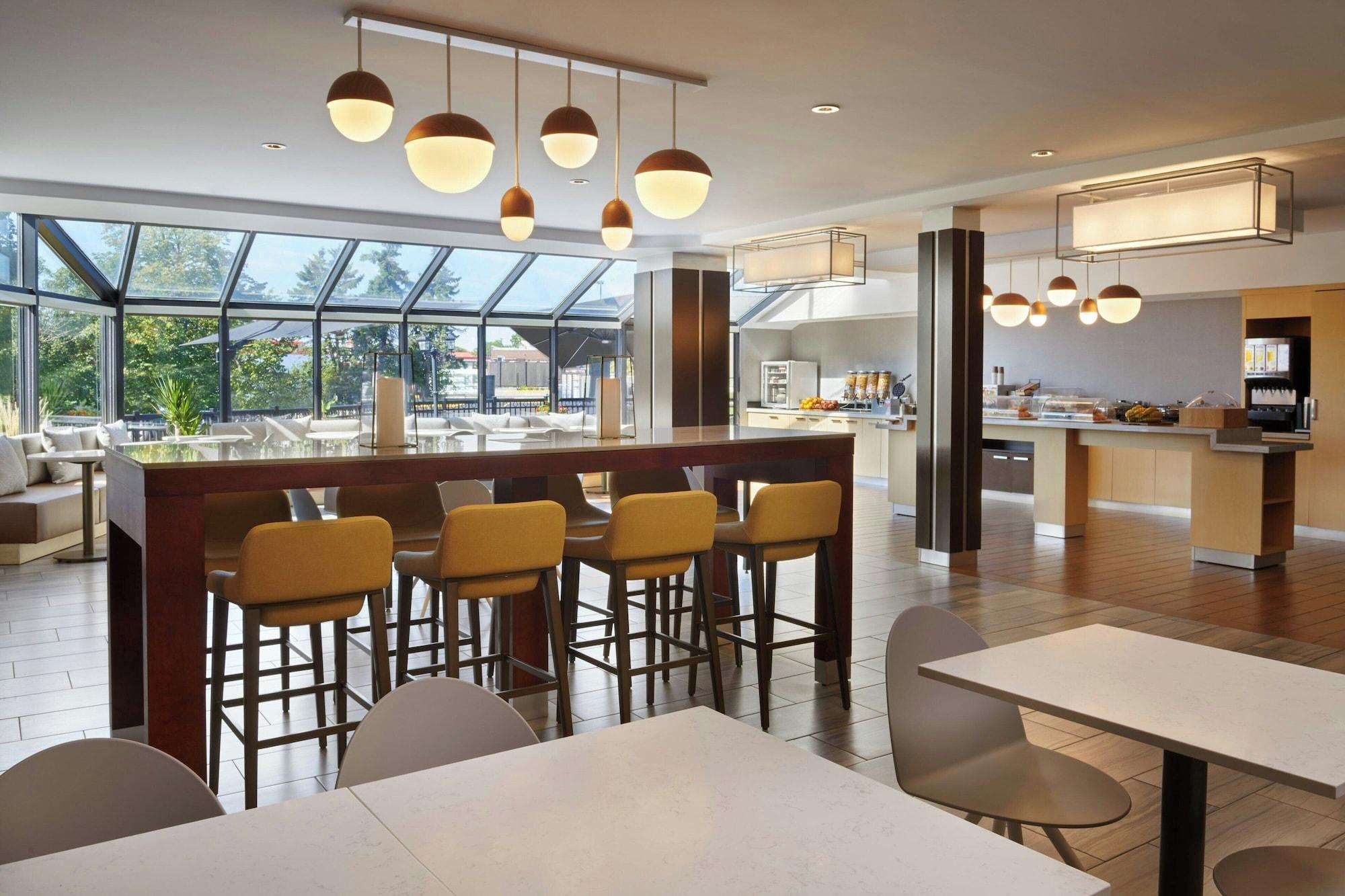 Restaurant TownePlace Suites by Marriott London