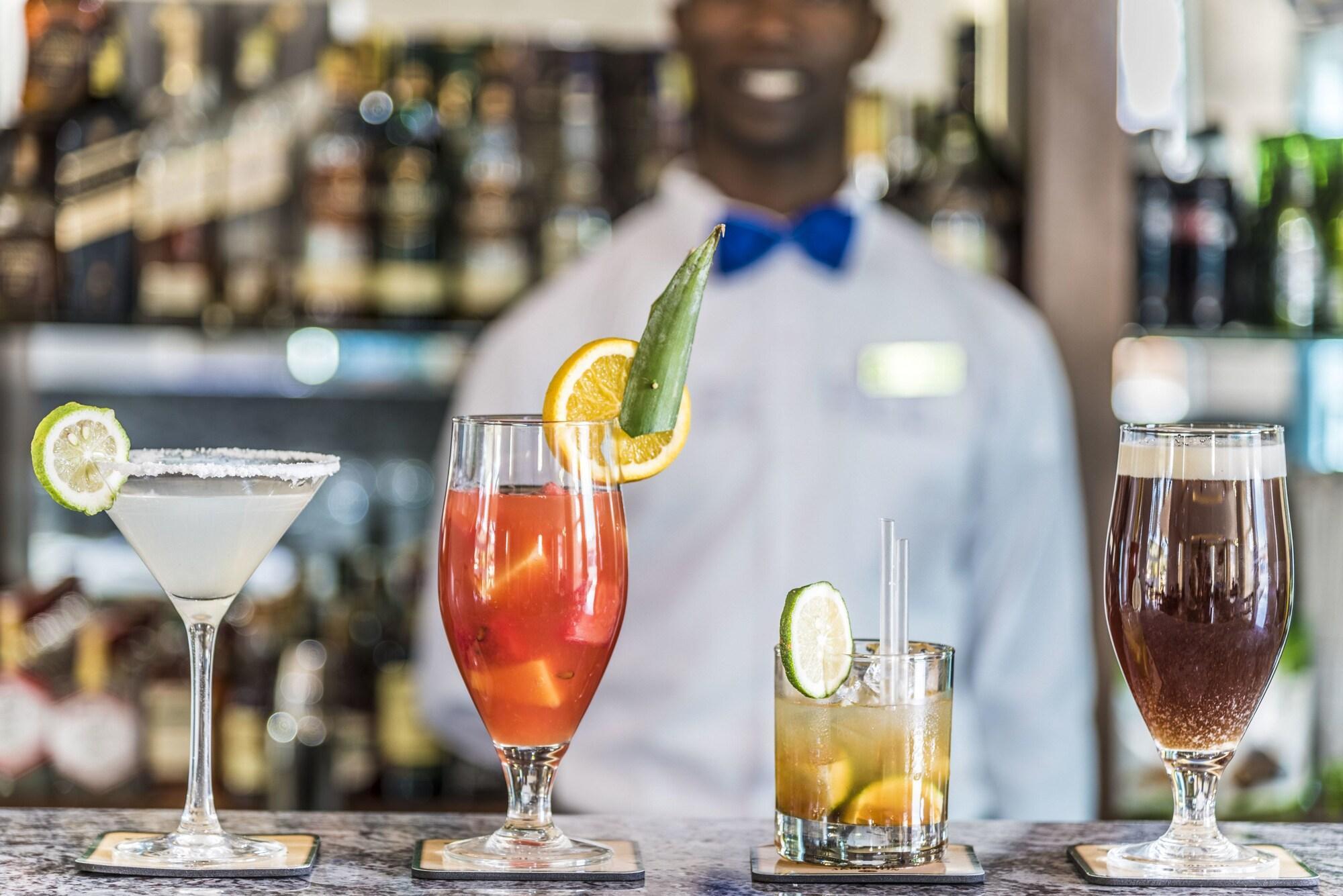 Bar/Salón Three Steers Hotel