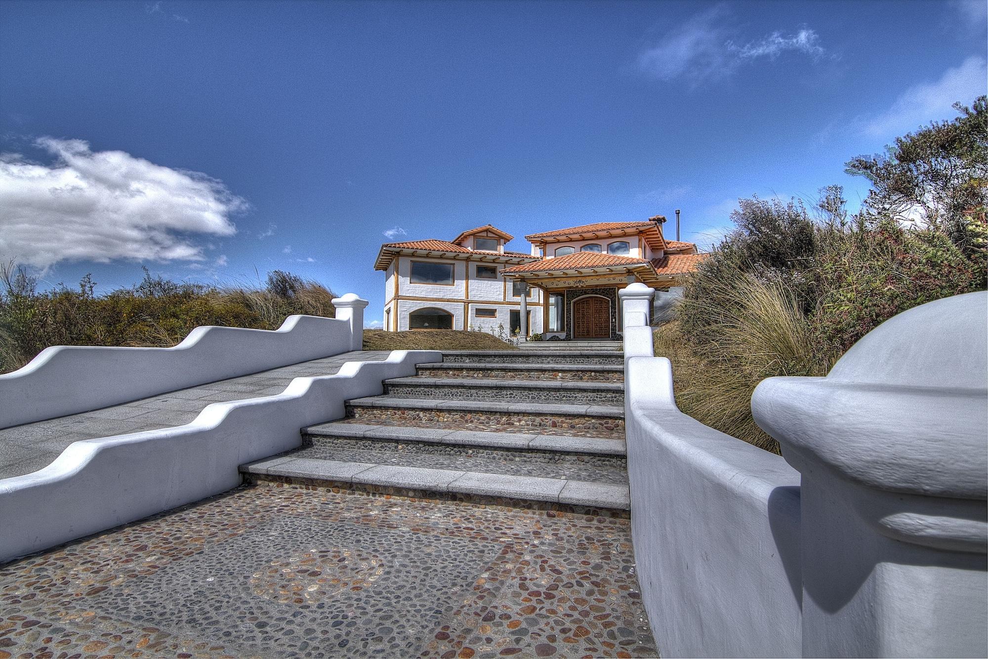 Vista Exterior Hacienda Los Mortiños