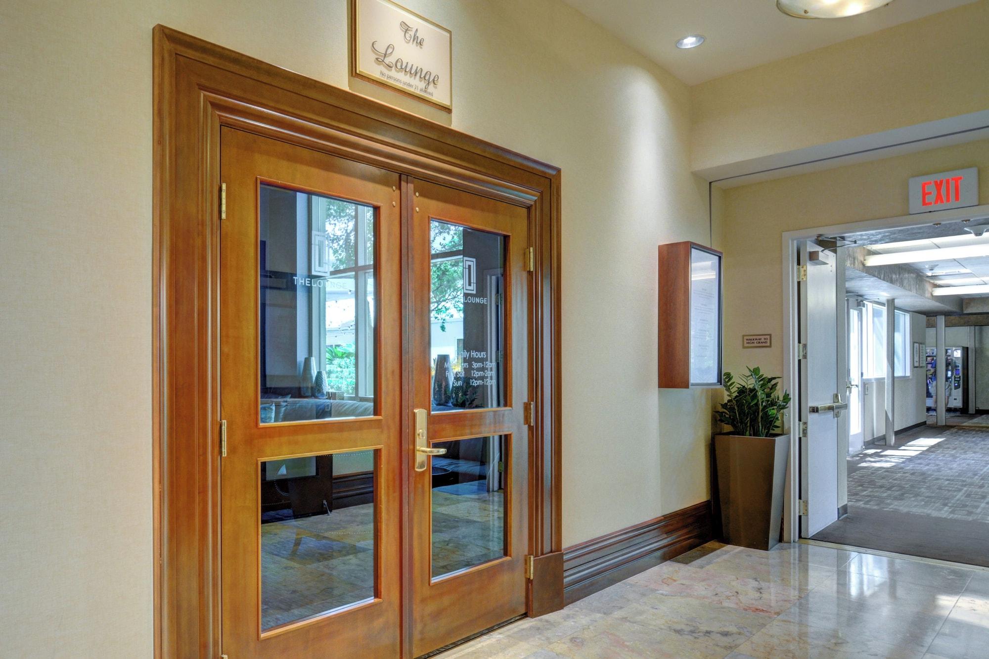 Bar/Salón Eclipse Studio at Signature Hotel