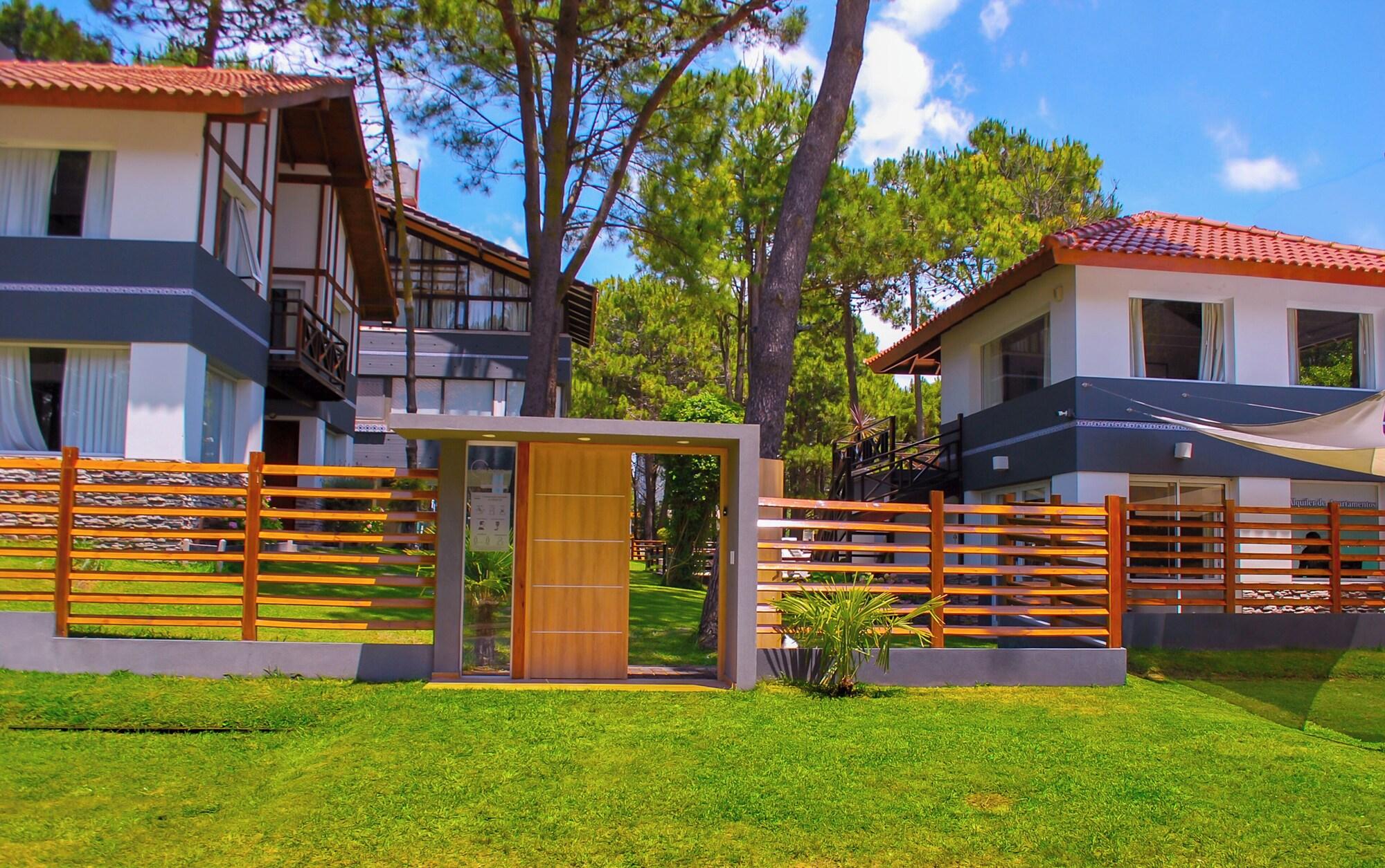 Vista Exterior Suites del Bosque