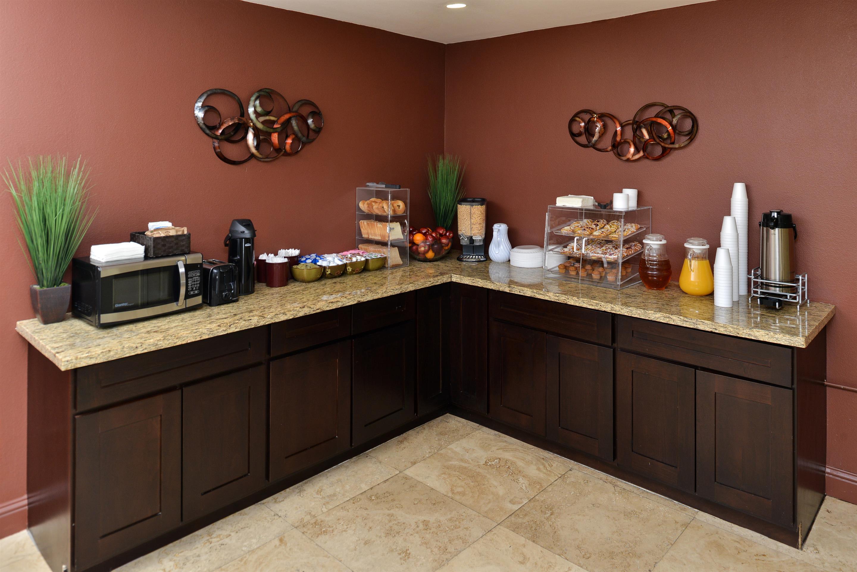 Restaurant SureStay Hotel by Best Western Vallejo Napa Valley