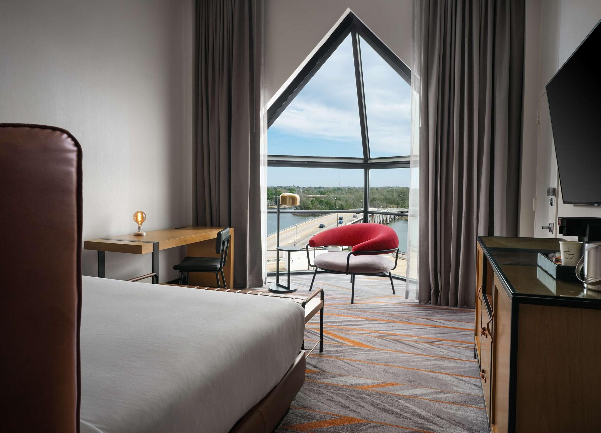 Habitación The Landing at Hampton Marina, Tapestry Collection by Hilton