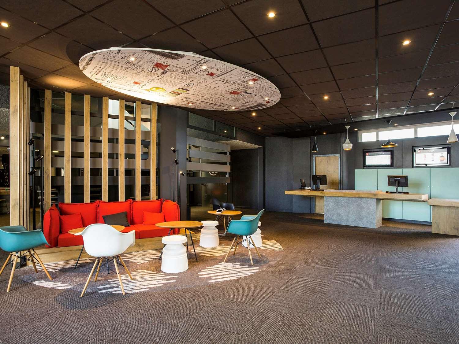 Vista Exterior ibis budget Bordeaux Le Lac