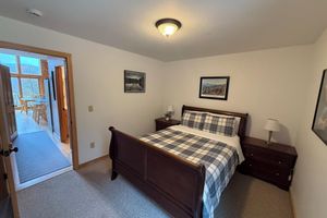 Alquiler Vacacional - Linderhof Log Chalet with Mountain Views & Game Room – Near Storyland & Attitash