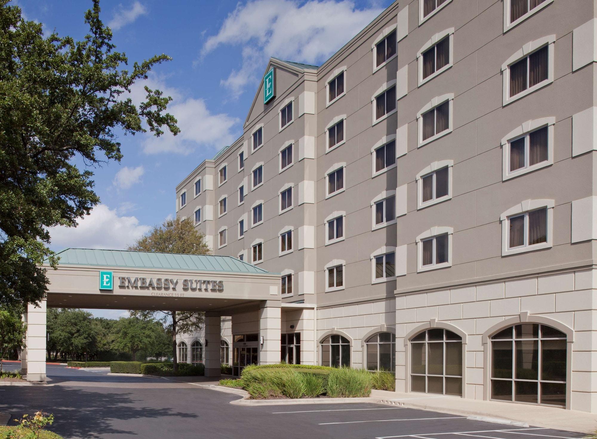 Vista Exterior Embassy Suites by Hilton Austin Arboretum