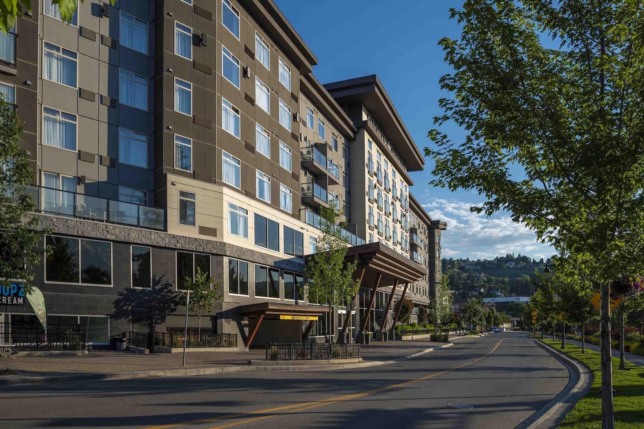 Vista Exterior Sandman Signature Kamloops Hotel