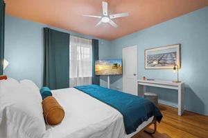 Alquiler Vacacional - #07 Corner Unit in Mid-century Art-Déco building KingBed EnSuiteBath PetsOK