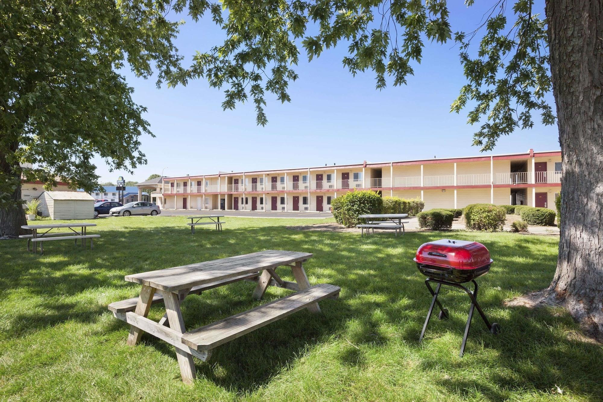 Comodidades del Alojamiento Days Inn by Wyndham Champaign/Urbana