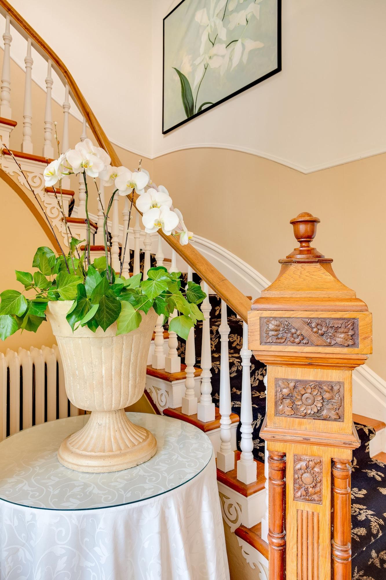 Vista Lobby Fairholme Manor