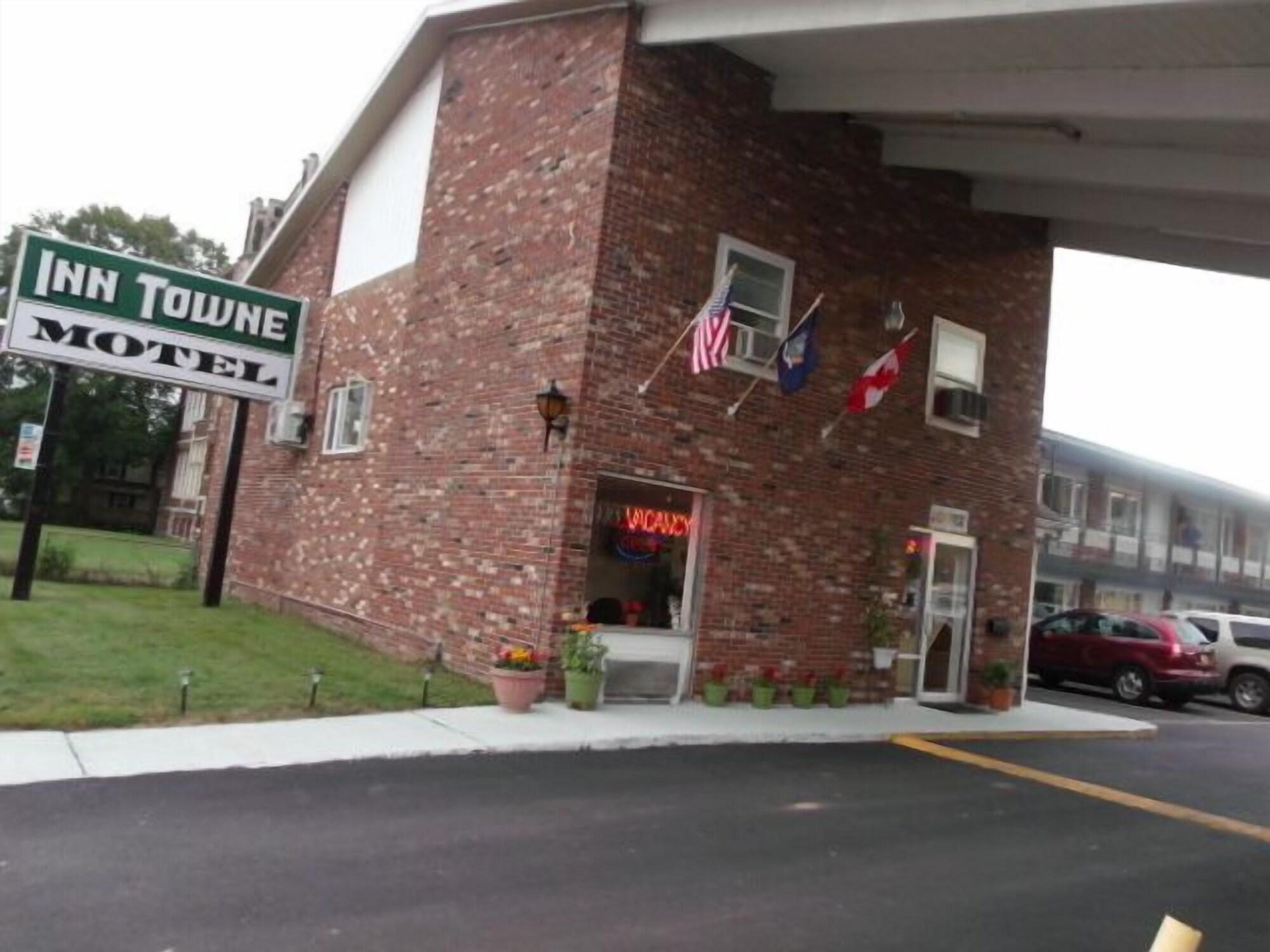Varios Inn Towne Motel