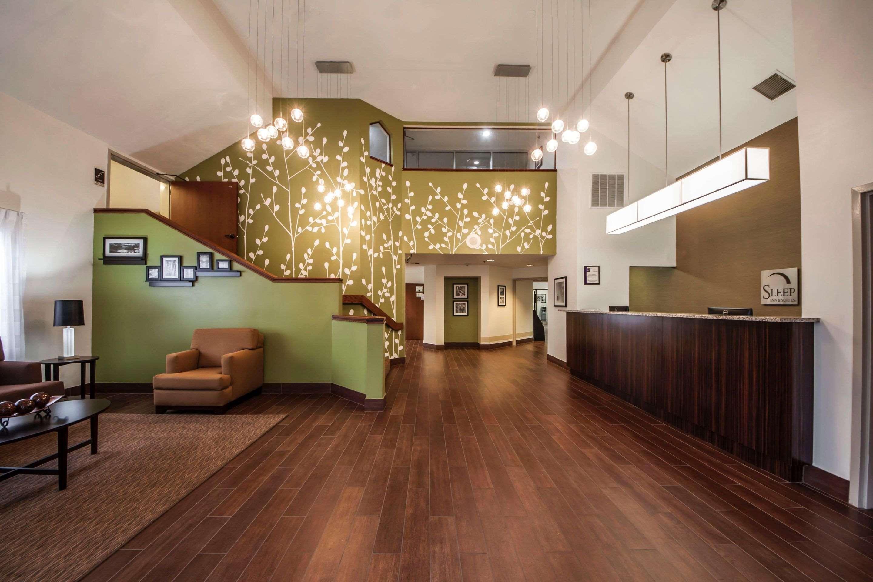 Vista Lobby Sleep Inn & Suites Tulsa Central I-44
