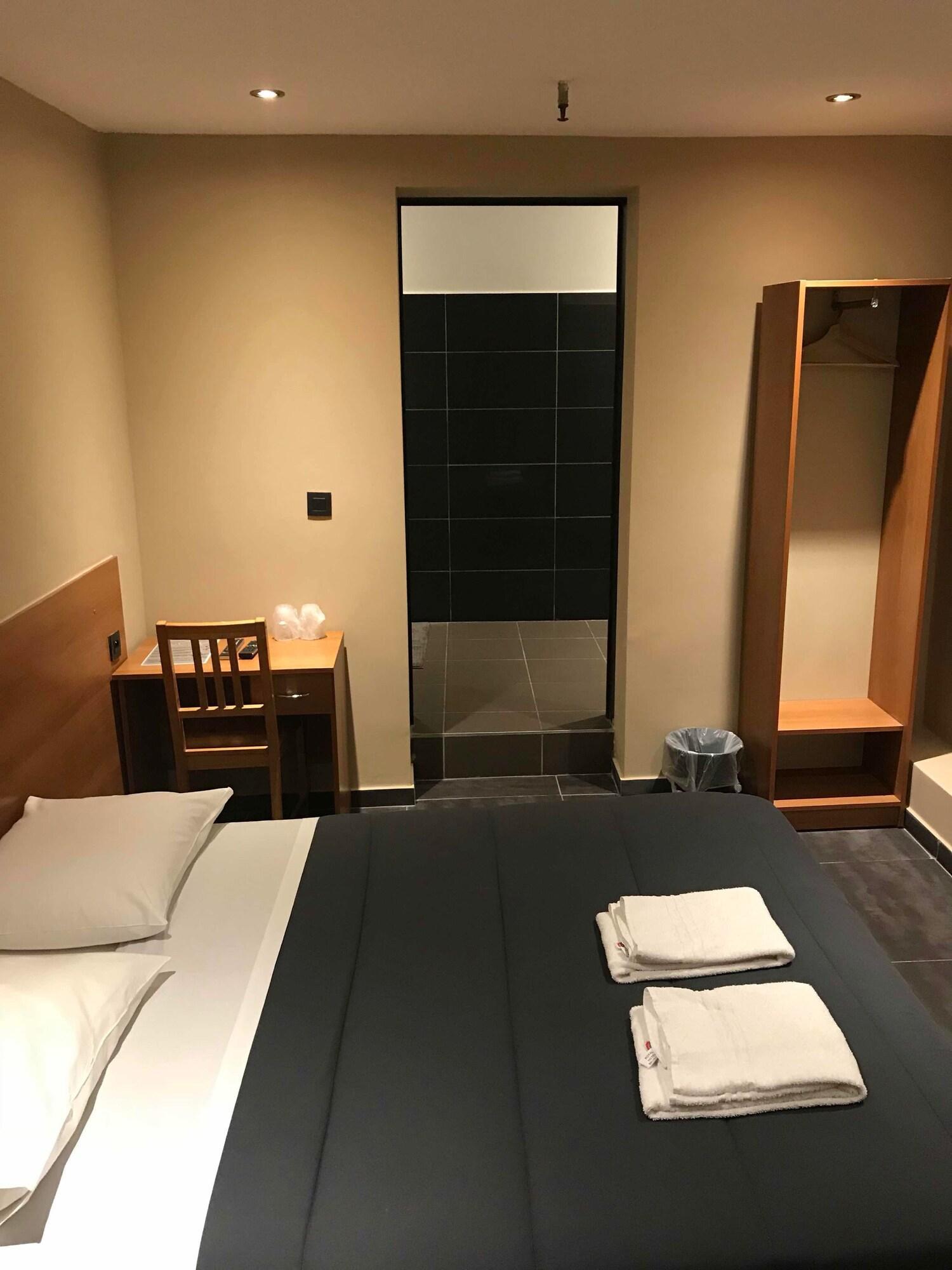 Varios Royal Hotel